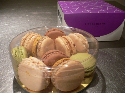 herme' macaron.JPG